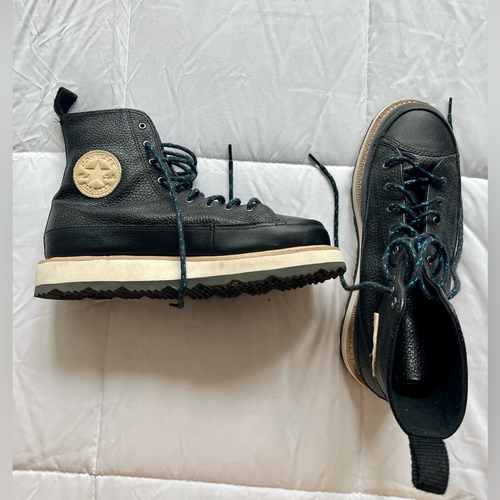 Men’s  Converse Platform Boots- Size 7 (8.5 Women)